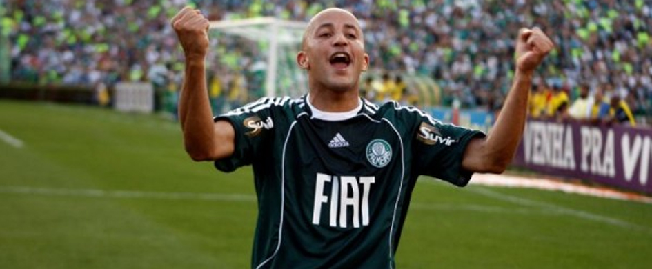 <span class='tit'>QUE DIA É HOJE: 15.03.2026?</span> <br /><span class='desc'> 1981
Há 45 anos, o Palmeiras vencia o Goiás/GO, no Palestra Itália, por 3 a 1, em jogo válido pelo Campeonato Brasileiro.
Aos 18 minutos do...</span> QUE DIA É HOJE: 15.03.2026?